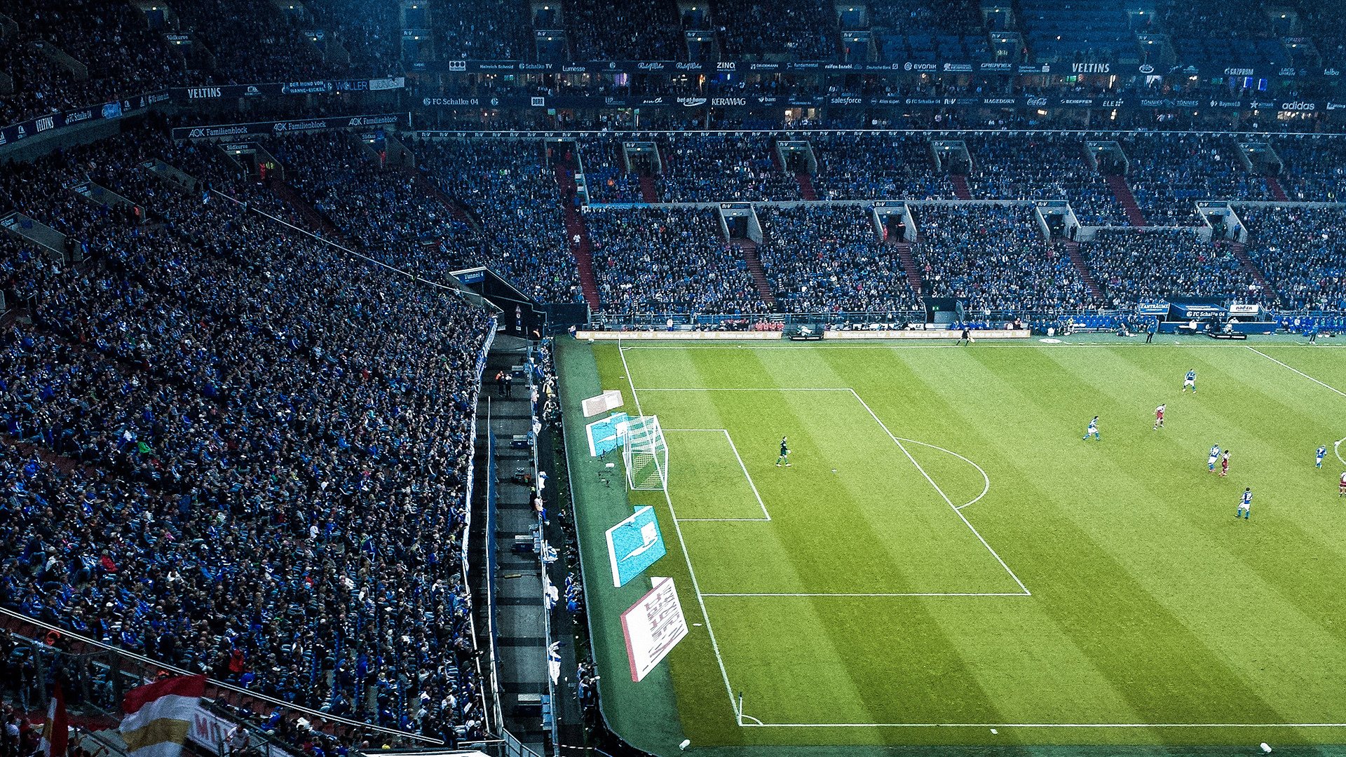 校园足球设置赛后技术讲评环节引导学生自主分析，校园足球课程教学指南